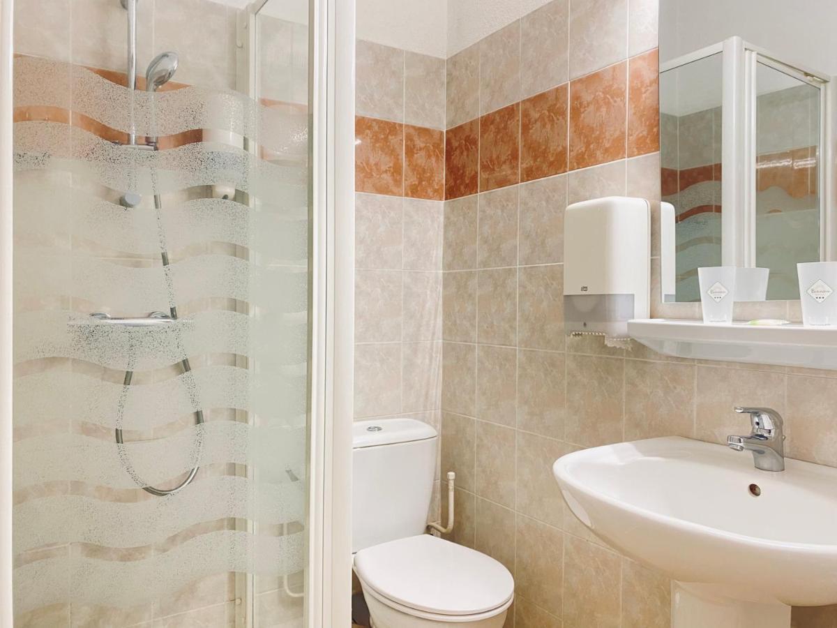 Hotel Le Belvedere Сен-Киприен Екстериор снимка