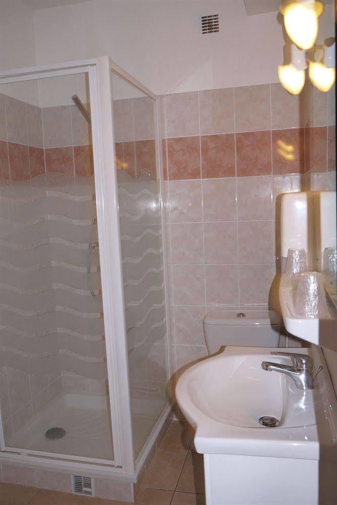 Hotel Le Belvedere Сен-Киприен Екстериор снимка