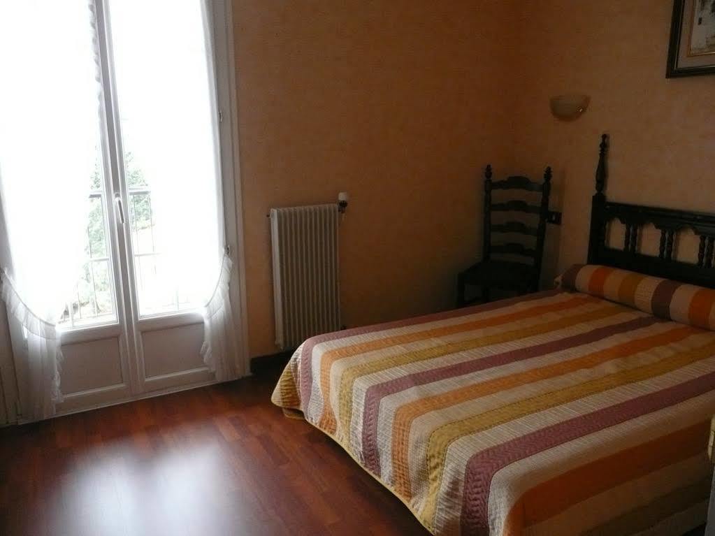 Hotel Le Belvedere Сен-Киприен Екстериор снимка